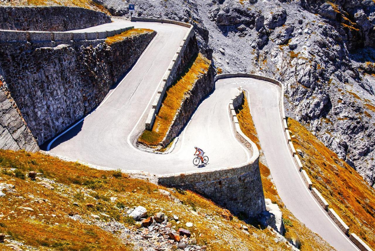 Curt Di Clement Eco Mobility Hotel Tirano Kültér fotó
